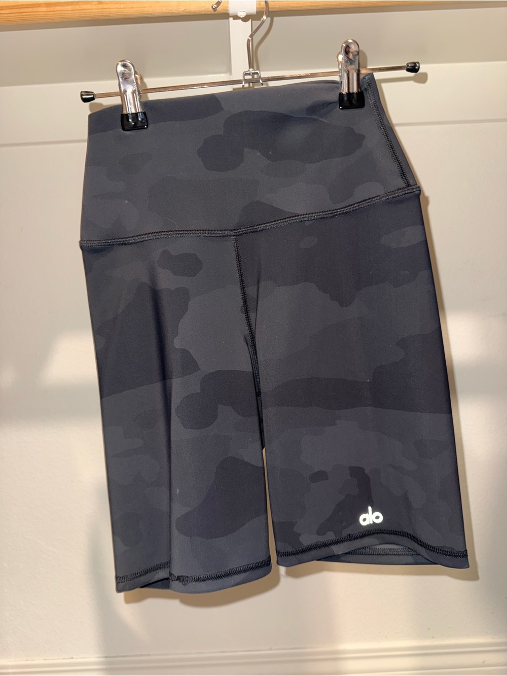 ALO Yoga Black Gray Camo Bike Shorts
